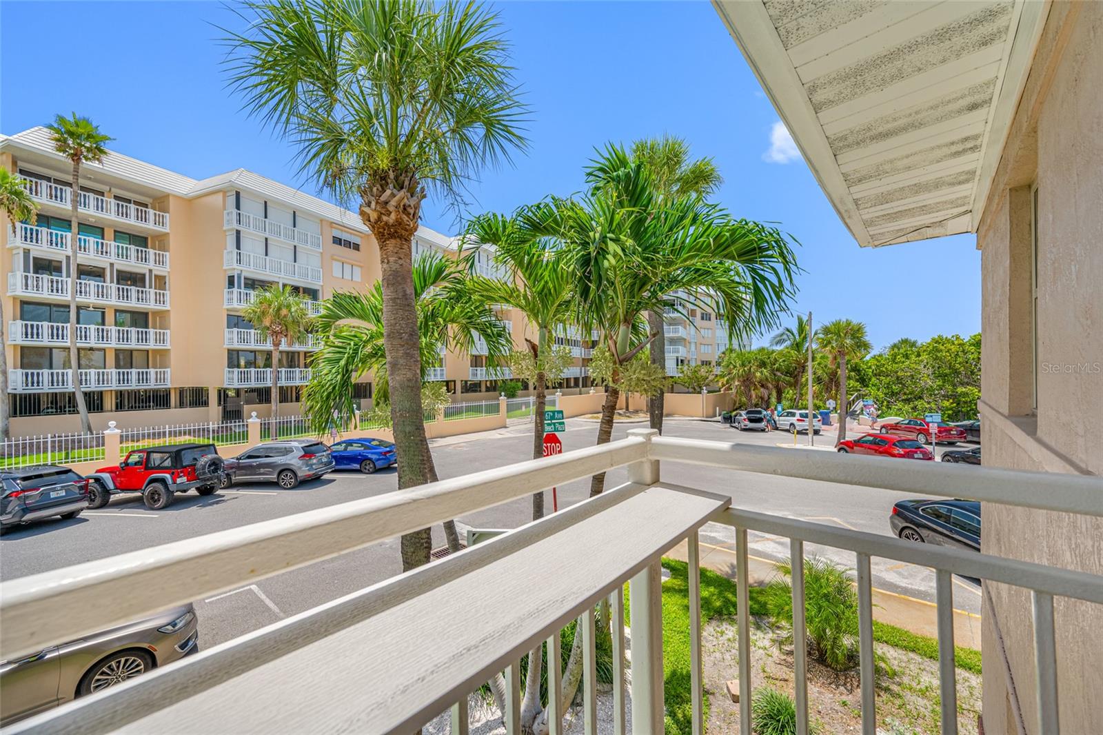 Image 17 of 43 For 6700 Sunset Way 406