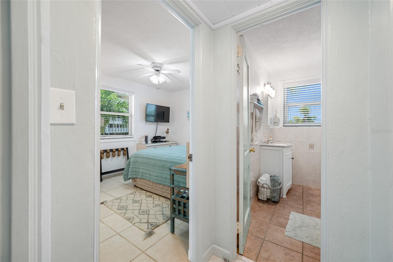 Image 20 of 43 For 6700 Sunset Way 406