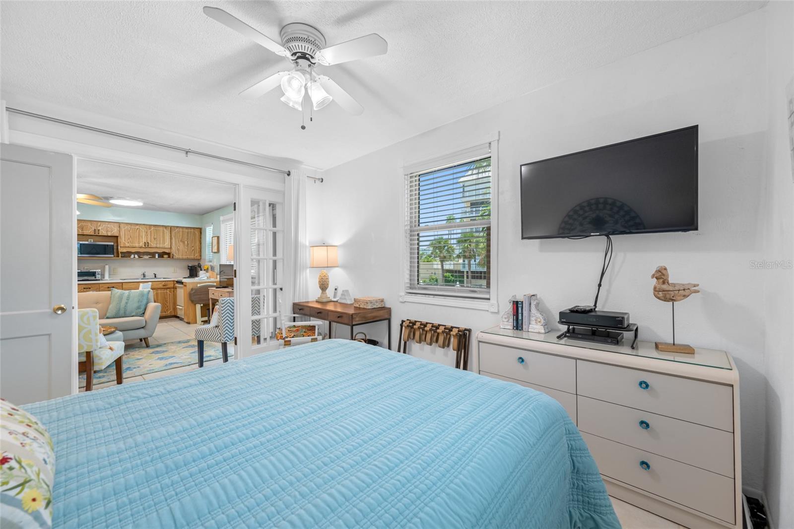 Image 26 of 43 For 6700 Sunset Way 406