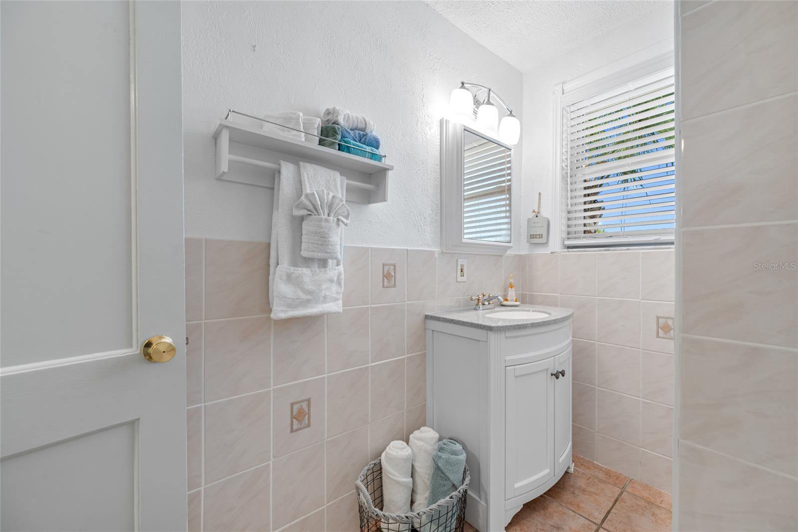 Image 28 of 43 For 6700 Sunset Way 406