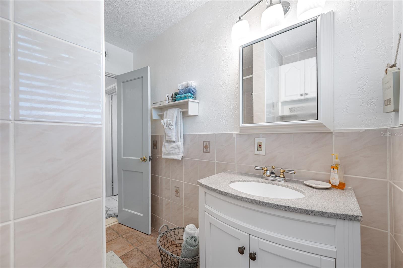 Image 30 of 43 For 6700 Sunset Way 406