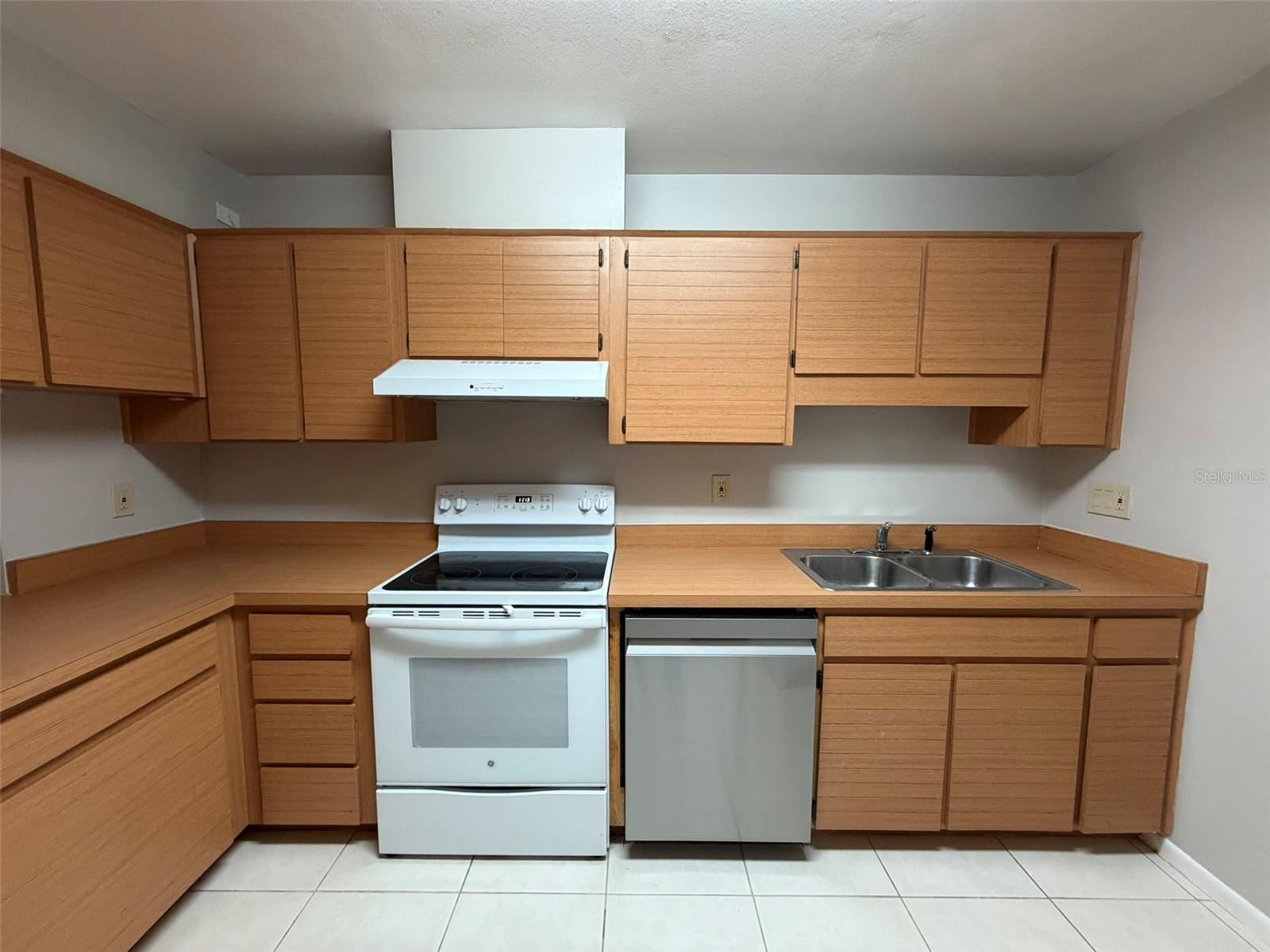 Image 2 of 14 For 3505 Tarpon Woods Boulevard K408