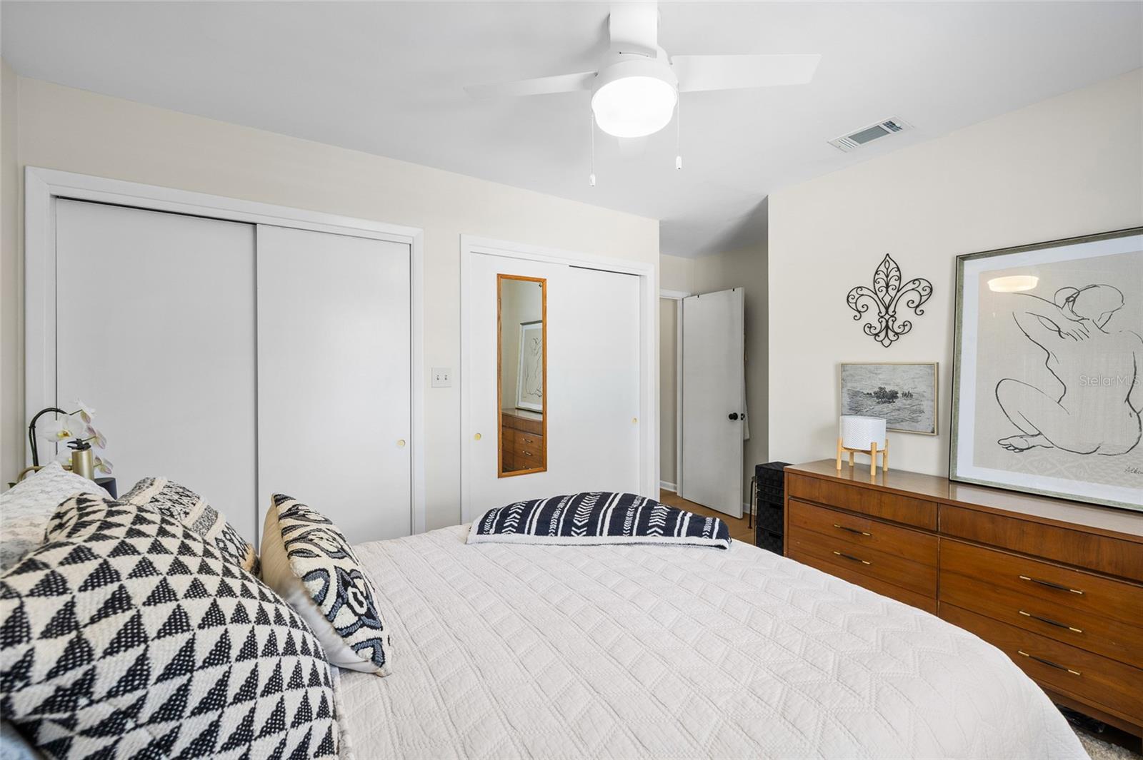 Image 18 of 45 For 6906 Valrie Lane