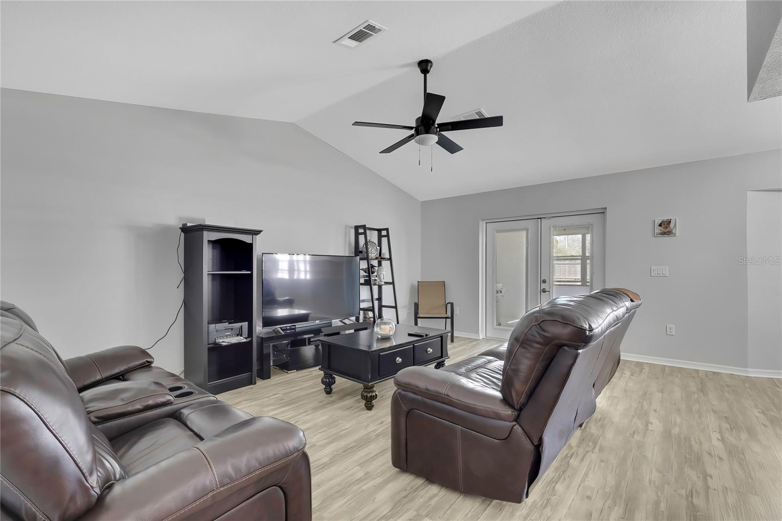 Image 25 of 37 For 3743 Meridean Place