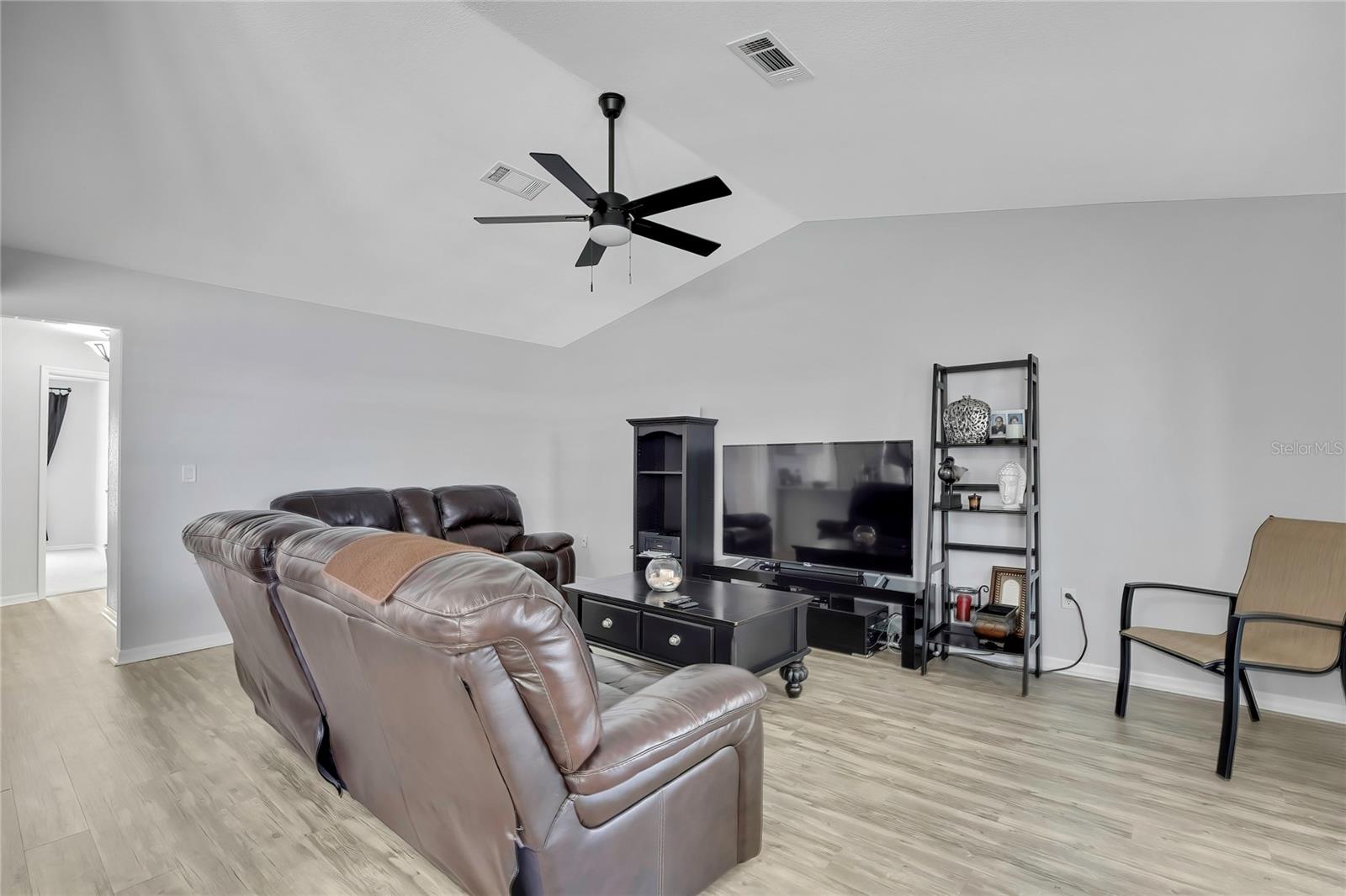 Image 9 of 37 For 3743 Meridean Place