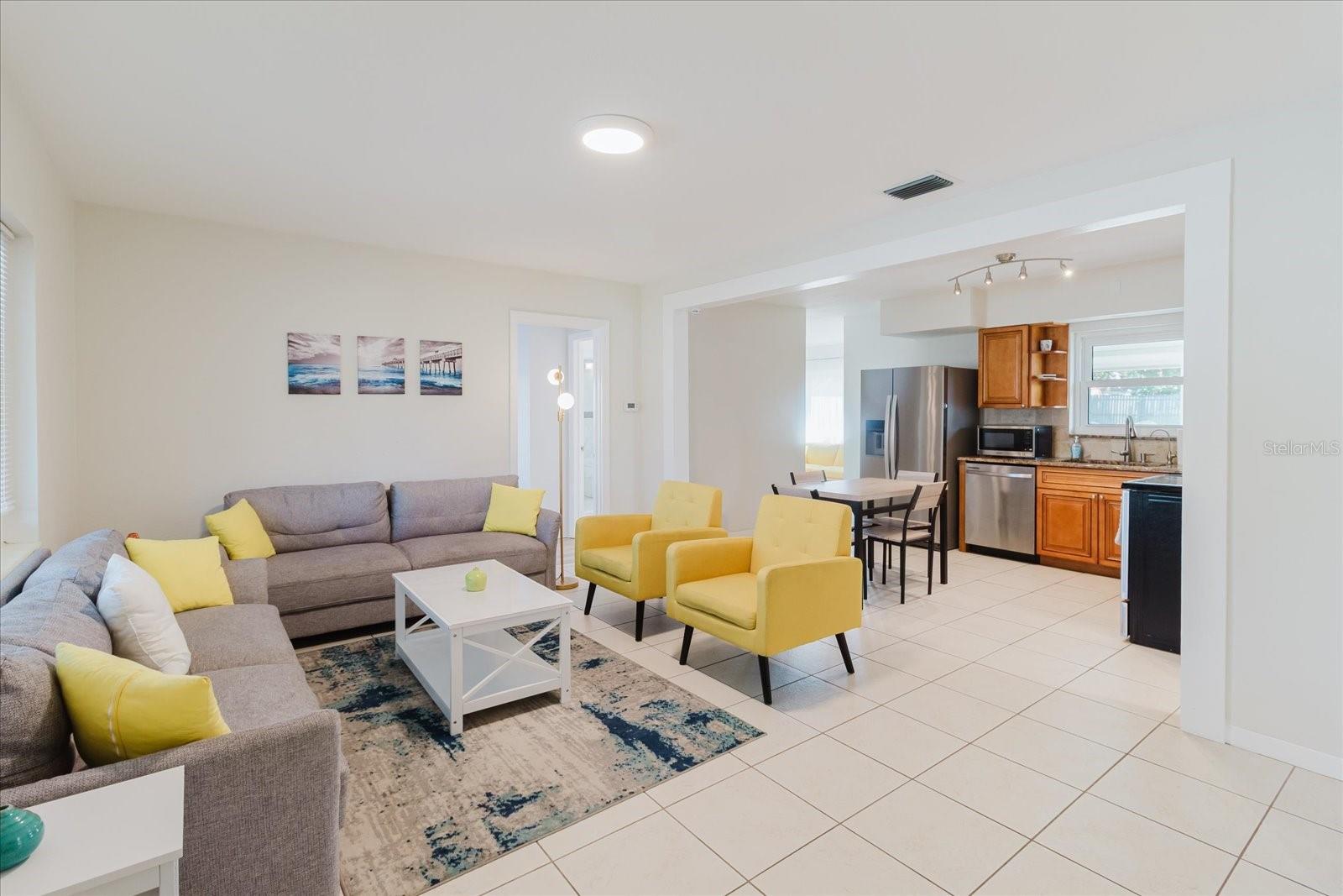 Image 4 of 26 For 14512 117th Avenue