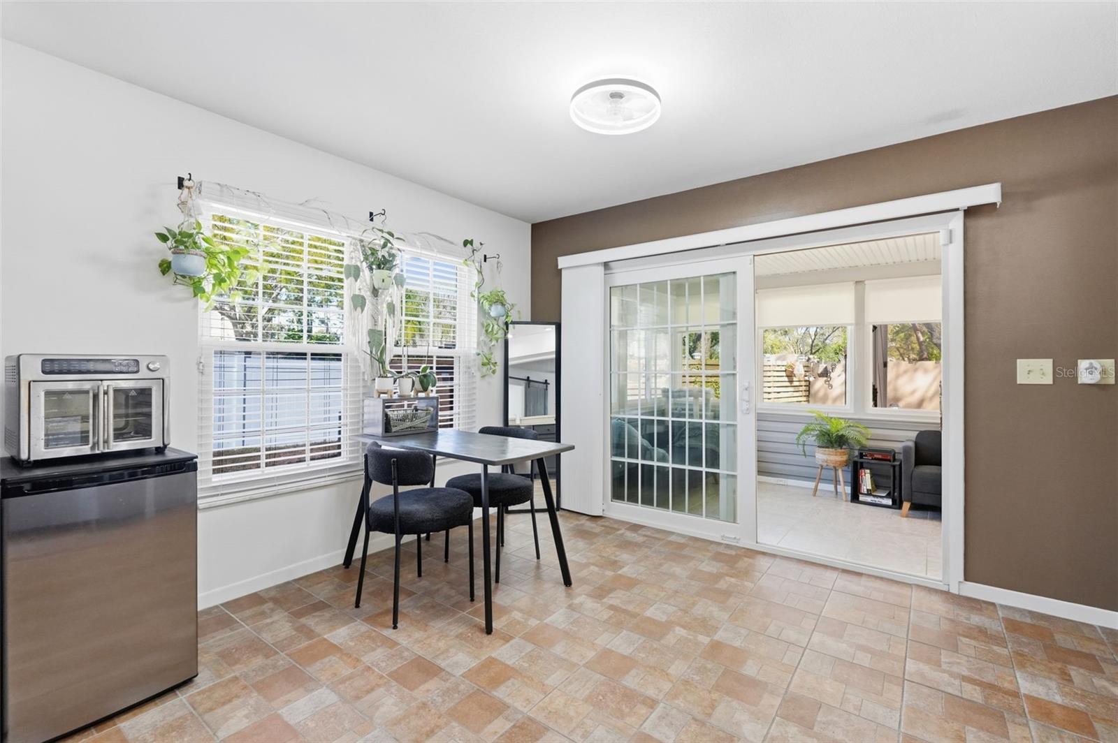 Image 11 of 41 For 3277 Montrose Circle