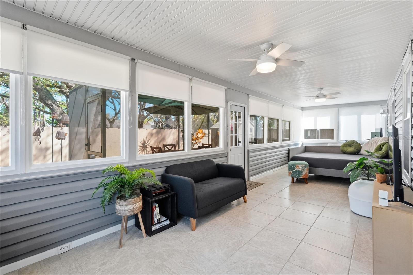 Image 17 of 41 For 3277 Montrose Circle