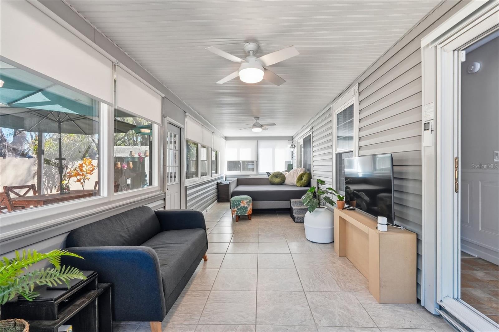 Image 18 of 41 For 3277 Montrose Circle