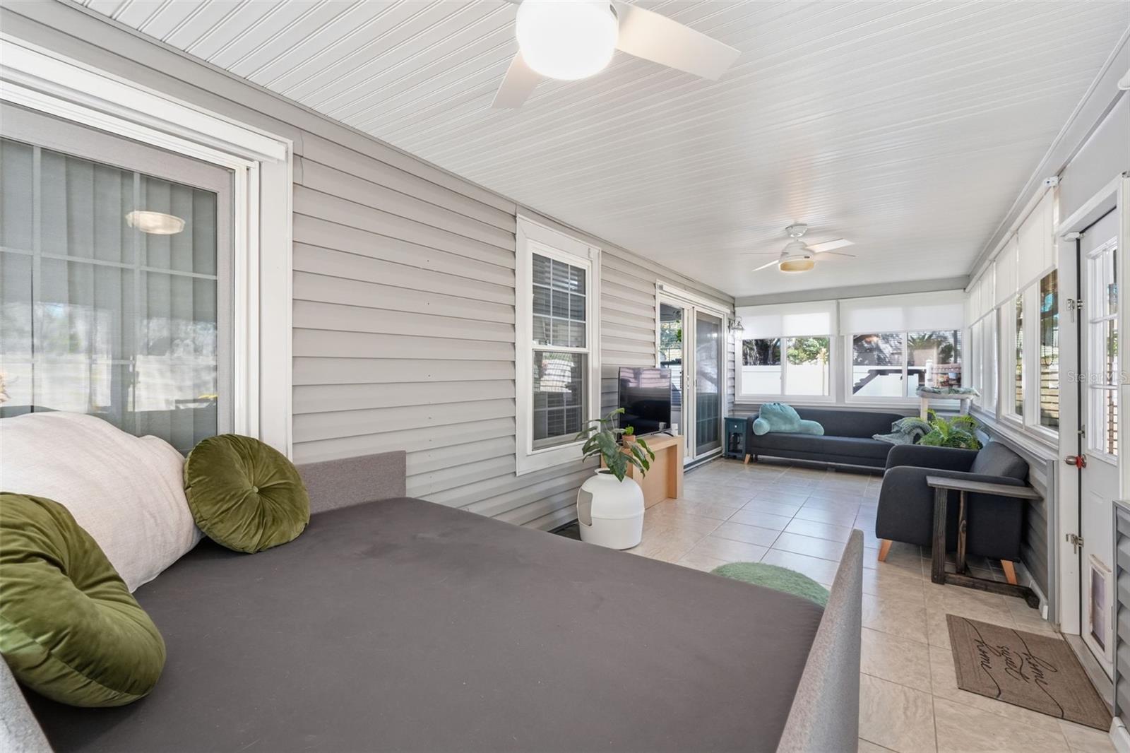 Image 19 of 41 For 3277 Montrose Circle