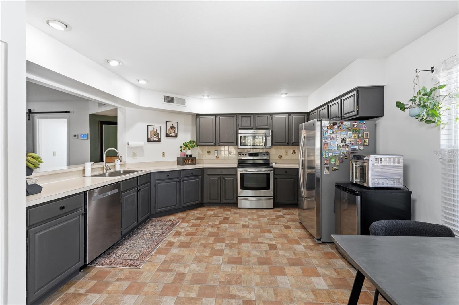 Image 7 of 41 For 3277 Montrose Circle