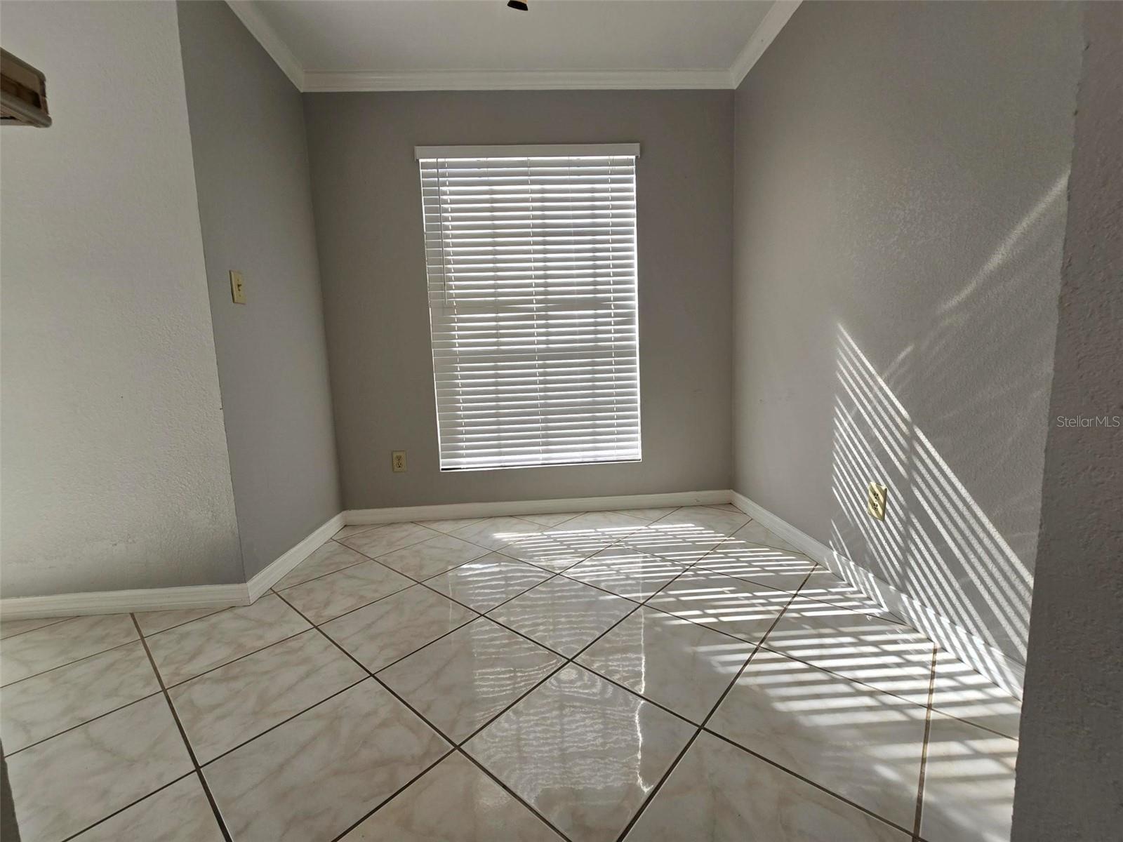 Image 12 of 19 For 8630 Mallard Reserve Drive 101