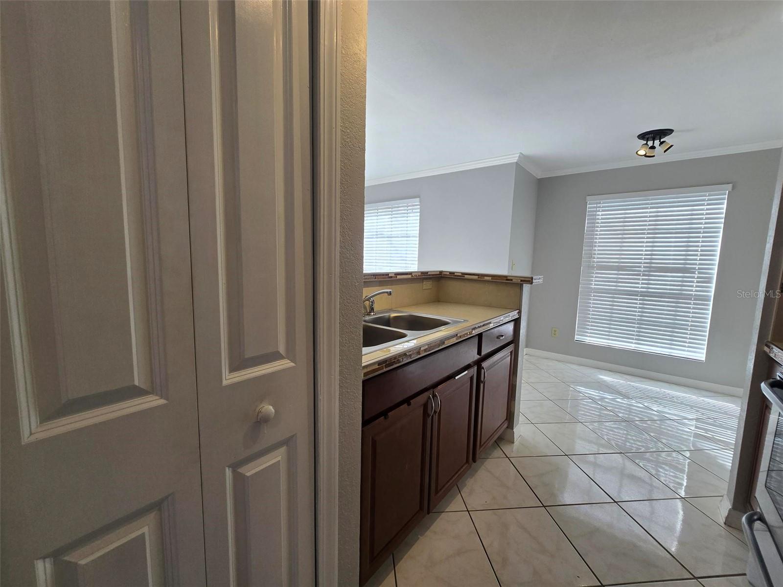 Image 6 of 19 For 8630 Mallard Reserve Drive 101