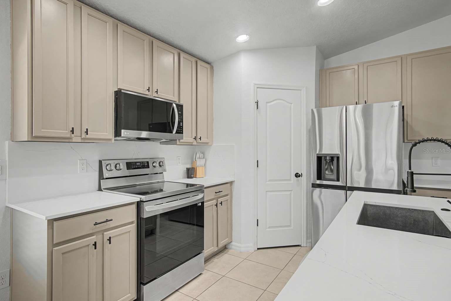 Image 10 of 35 For 10502 Bull Grass Drive