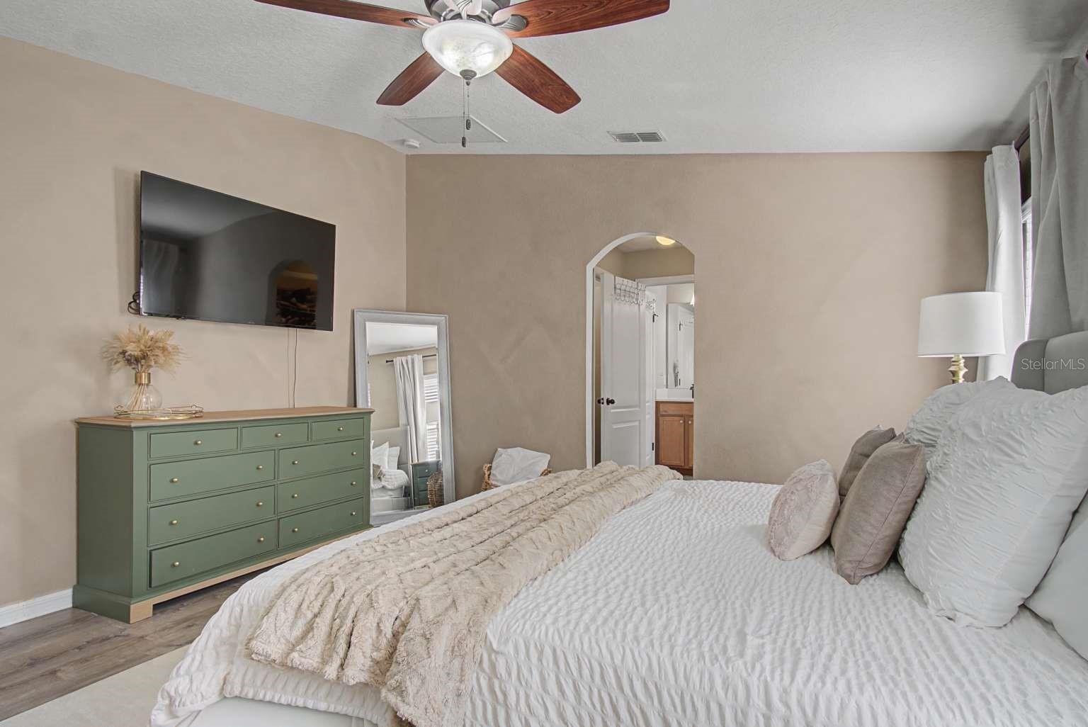 Image 24 of 35 For 10502 Bull Grass Drive