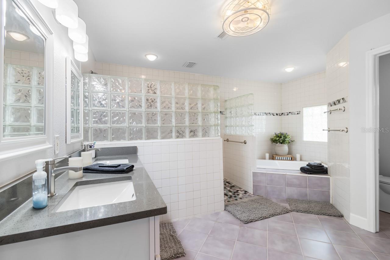 Image 24 of 72 For 100 18th Street Nw