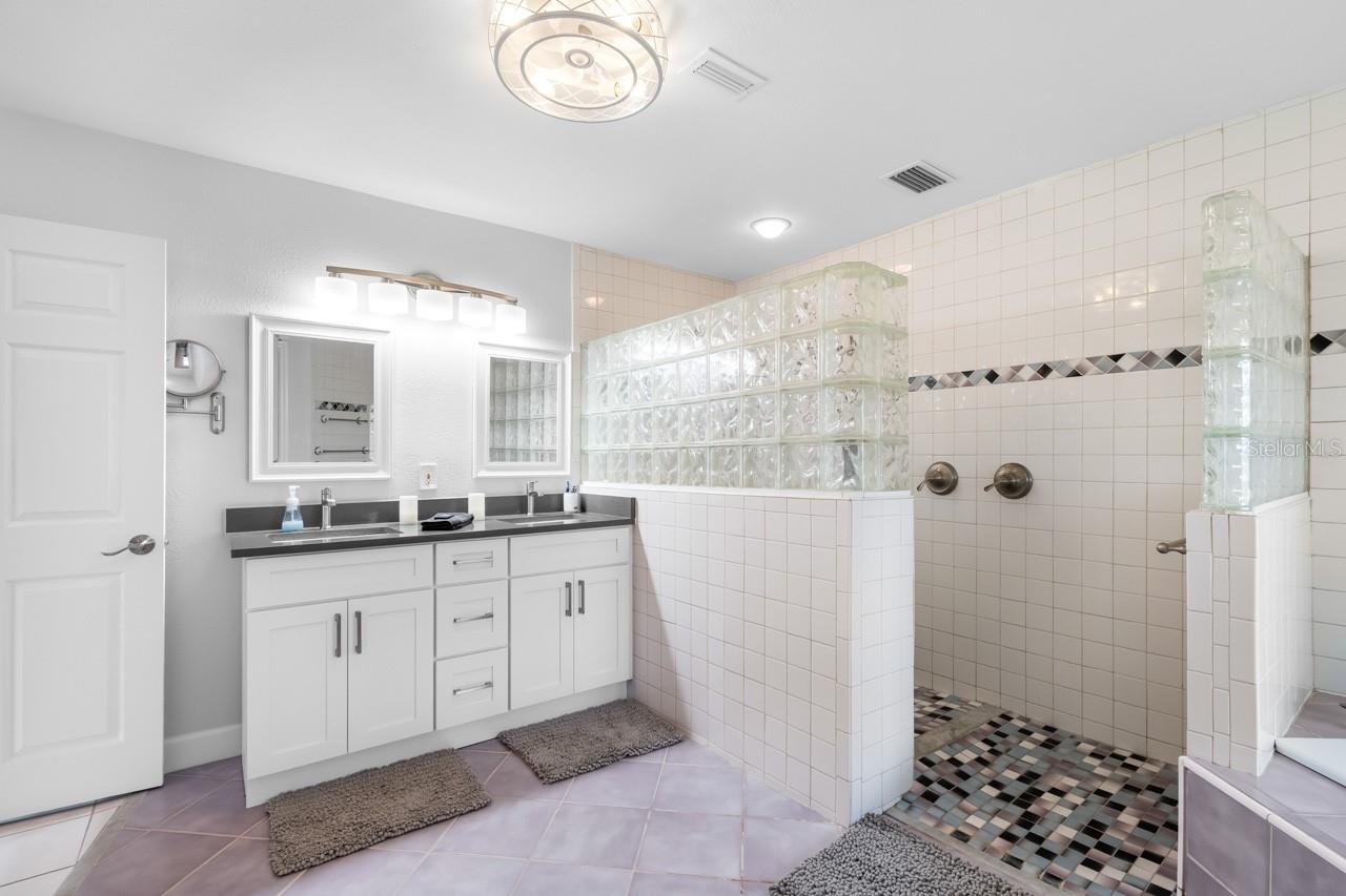 Image 26 of 72 For 100 18th Street Nw