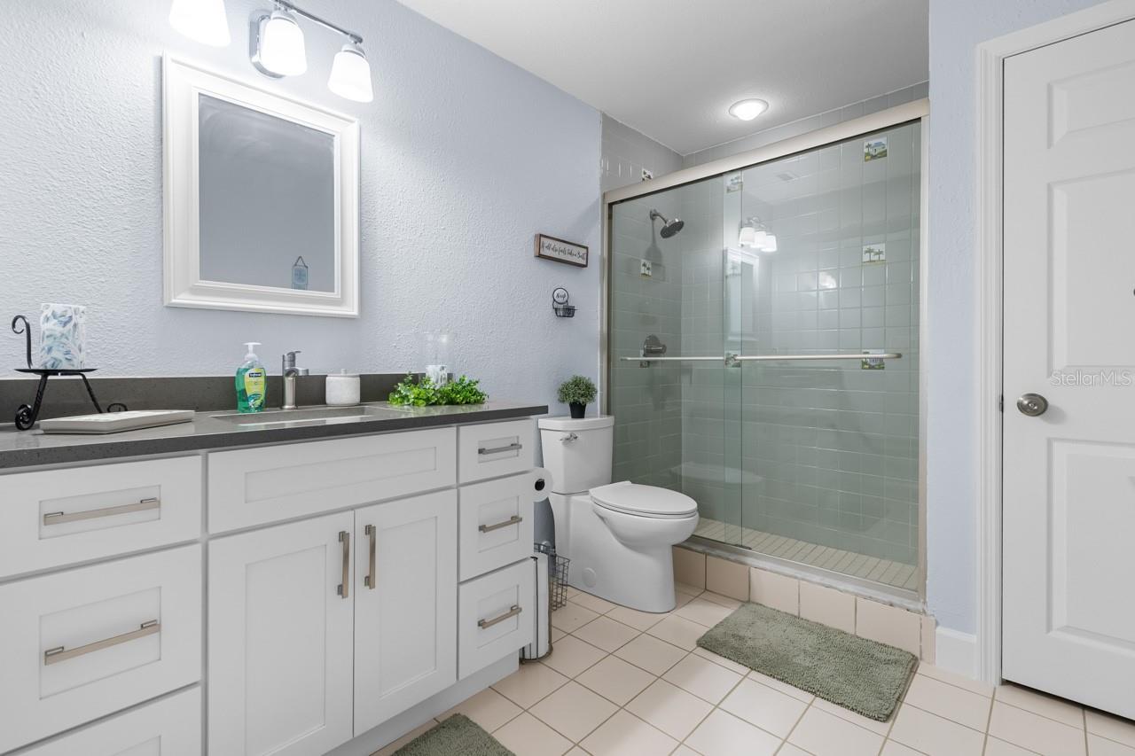 Image 28 of 72 For 100 18th Street Nw