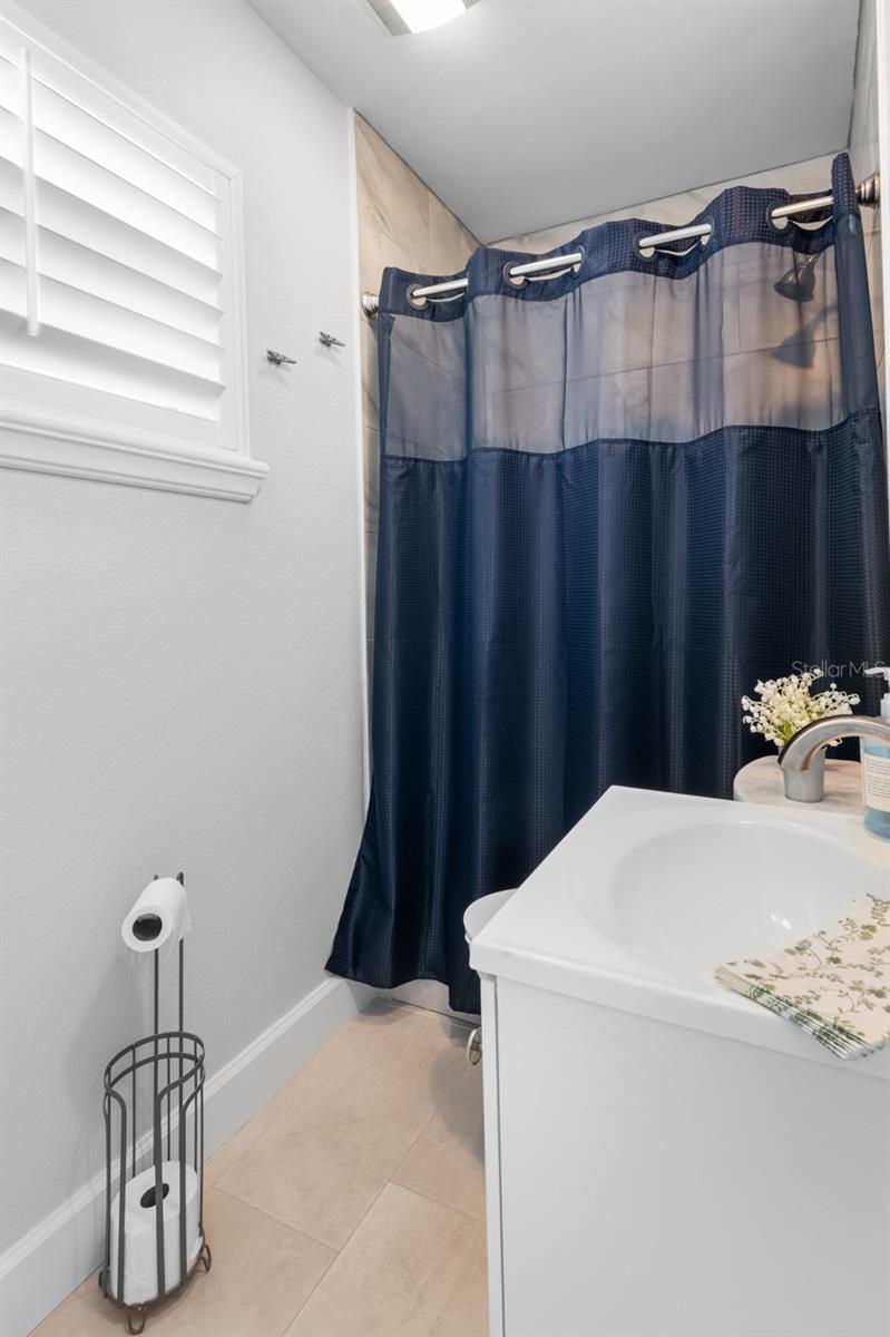 Image 32 of 72 For 100 18th Street Nw