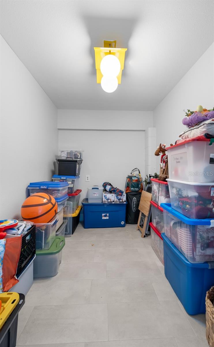 Image 33 of 72 For 100 18th Street Nw