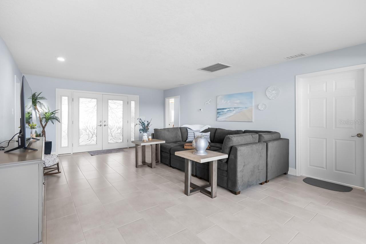 Image 8 of 72 For 100 18th Street Nw