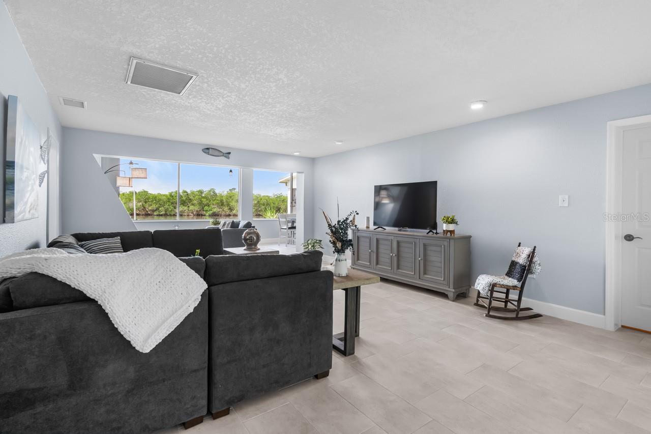 Image 9 of 72 For 100 18th Street Nw