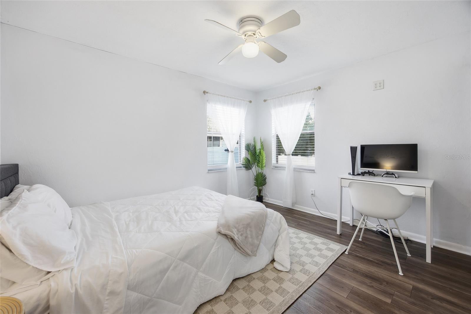 Image 17 of 38 For 3487 Honeylocust Drive