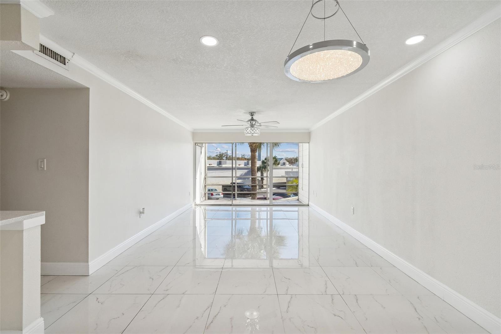 Image 11 of 44 For 2302 Manhattan Avenue 213