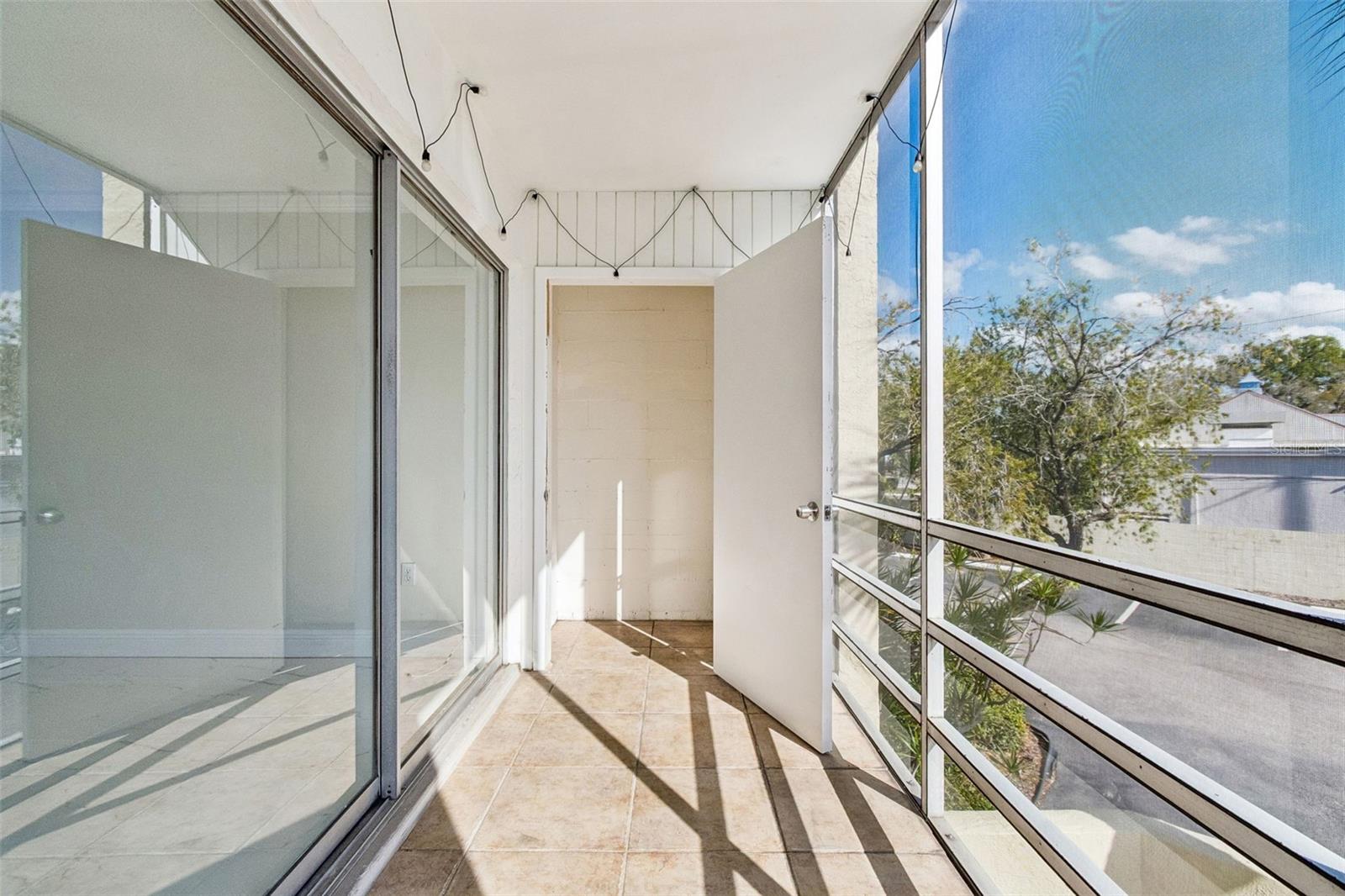 Image 17 of 44 For 2302 Manhattan Avenue 213