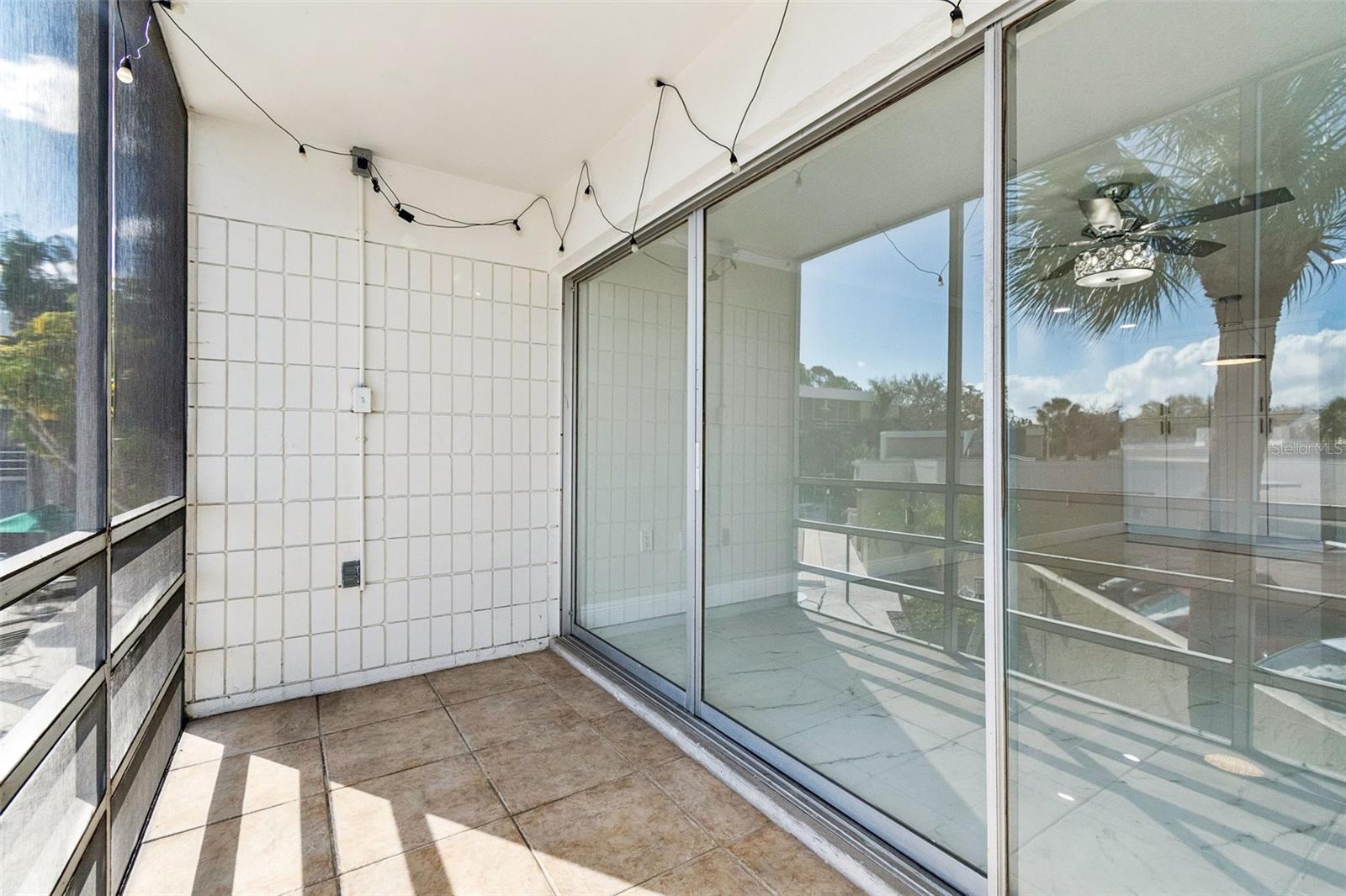 Image 19 of 44 For 2302 Manhattan Avenue 213