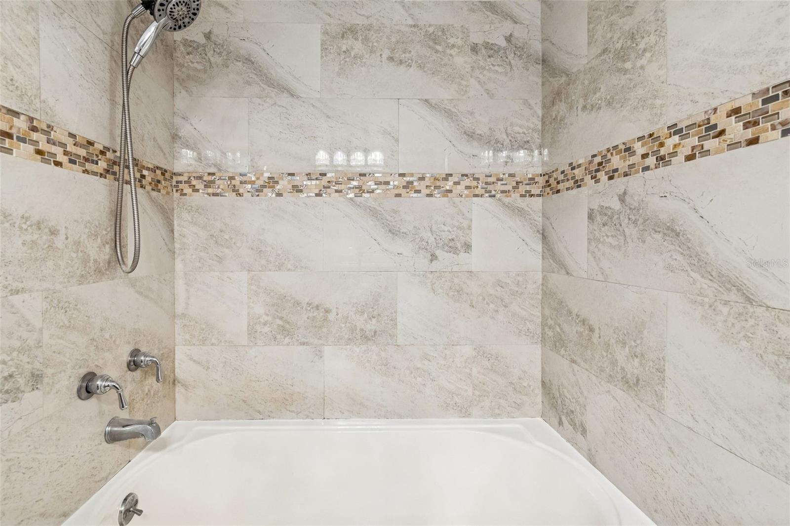 Image 31 of 44 For 2302 Manhattan Avenue 213