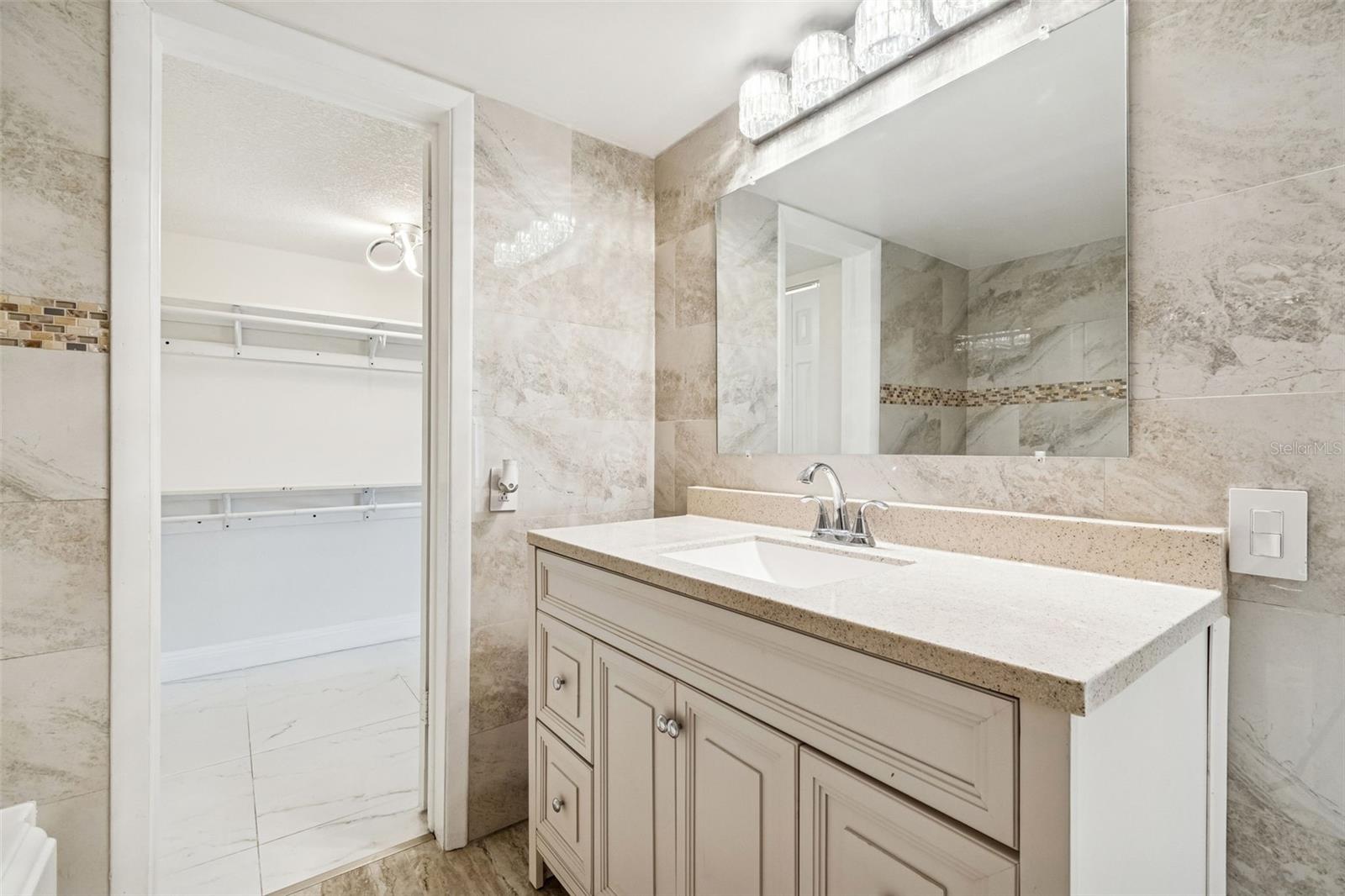 Image 32 of 44 For 2302 Manhattan Avenue 213