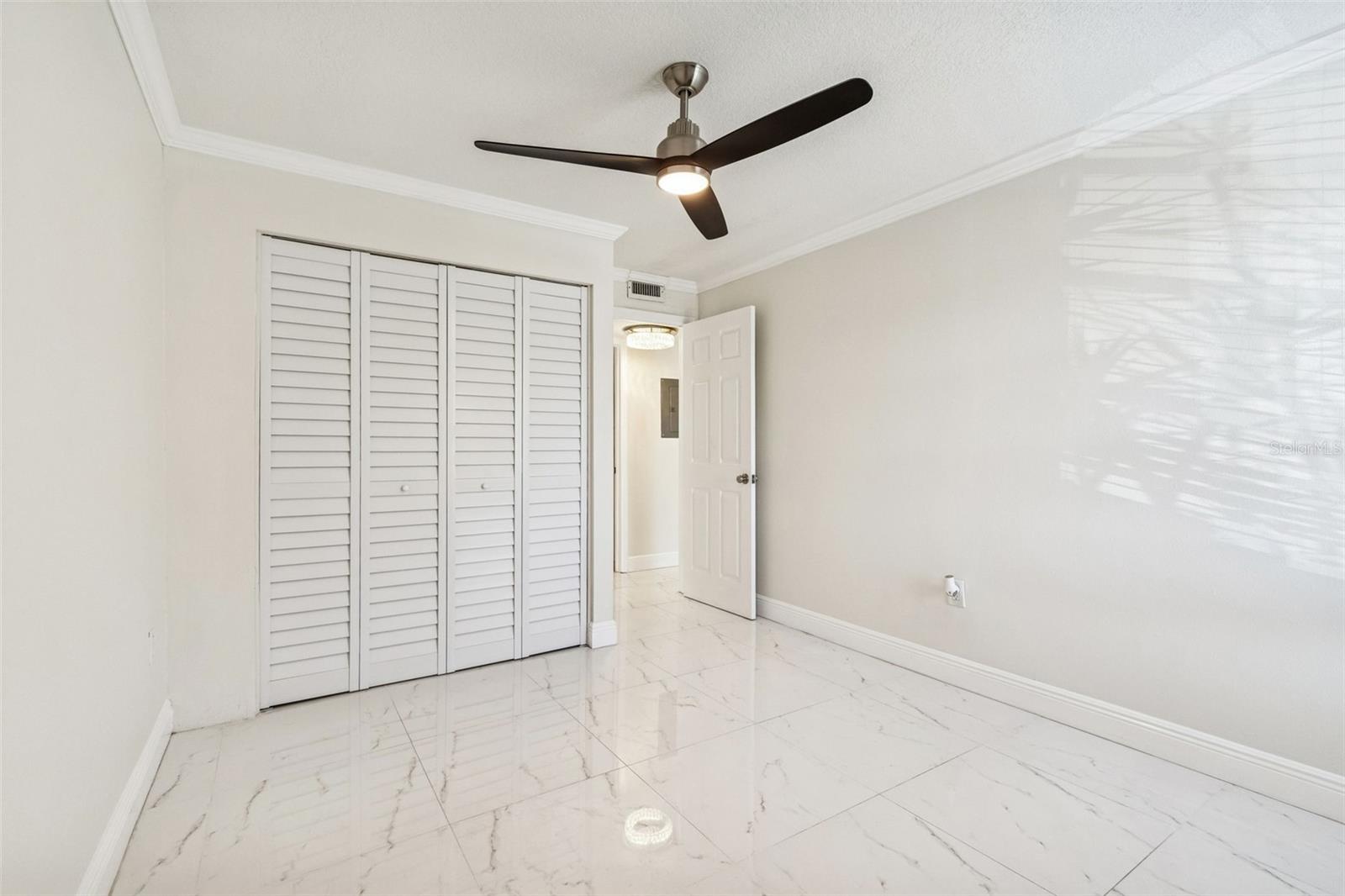 Image 35 of 44 For 2302 Manhattan Avenue 213