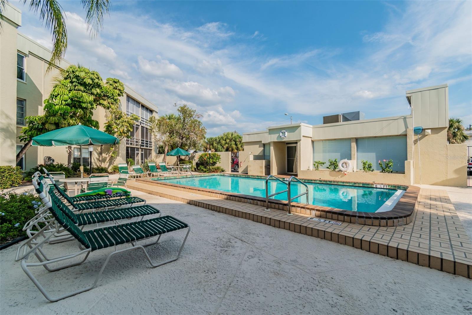 Image 41 of 44 For 2302 Manhattan Avenue 213