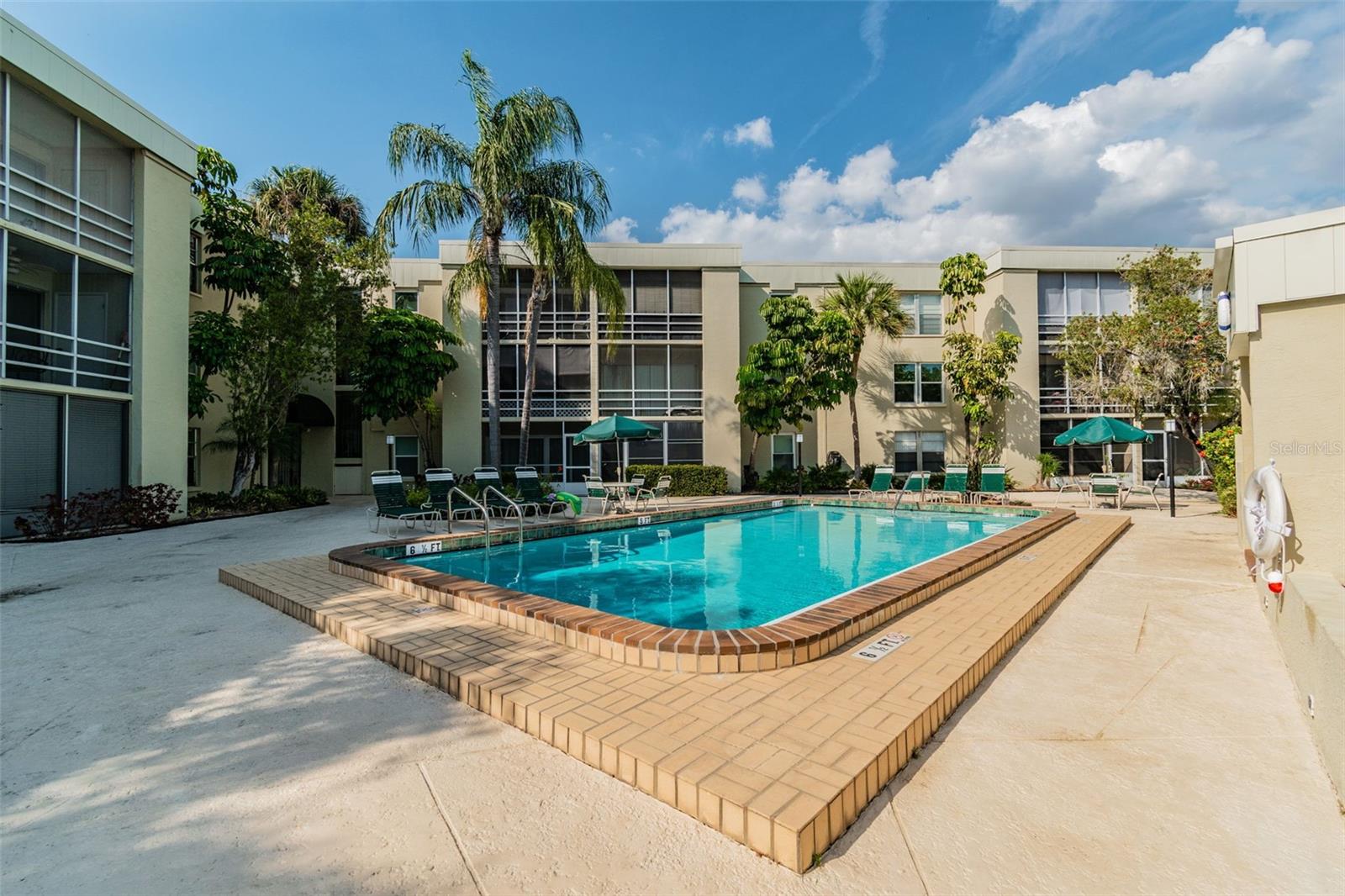 Image 43 of 44 For 2302 Manhattan Avenue 213