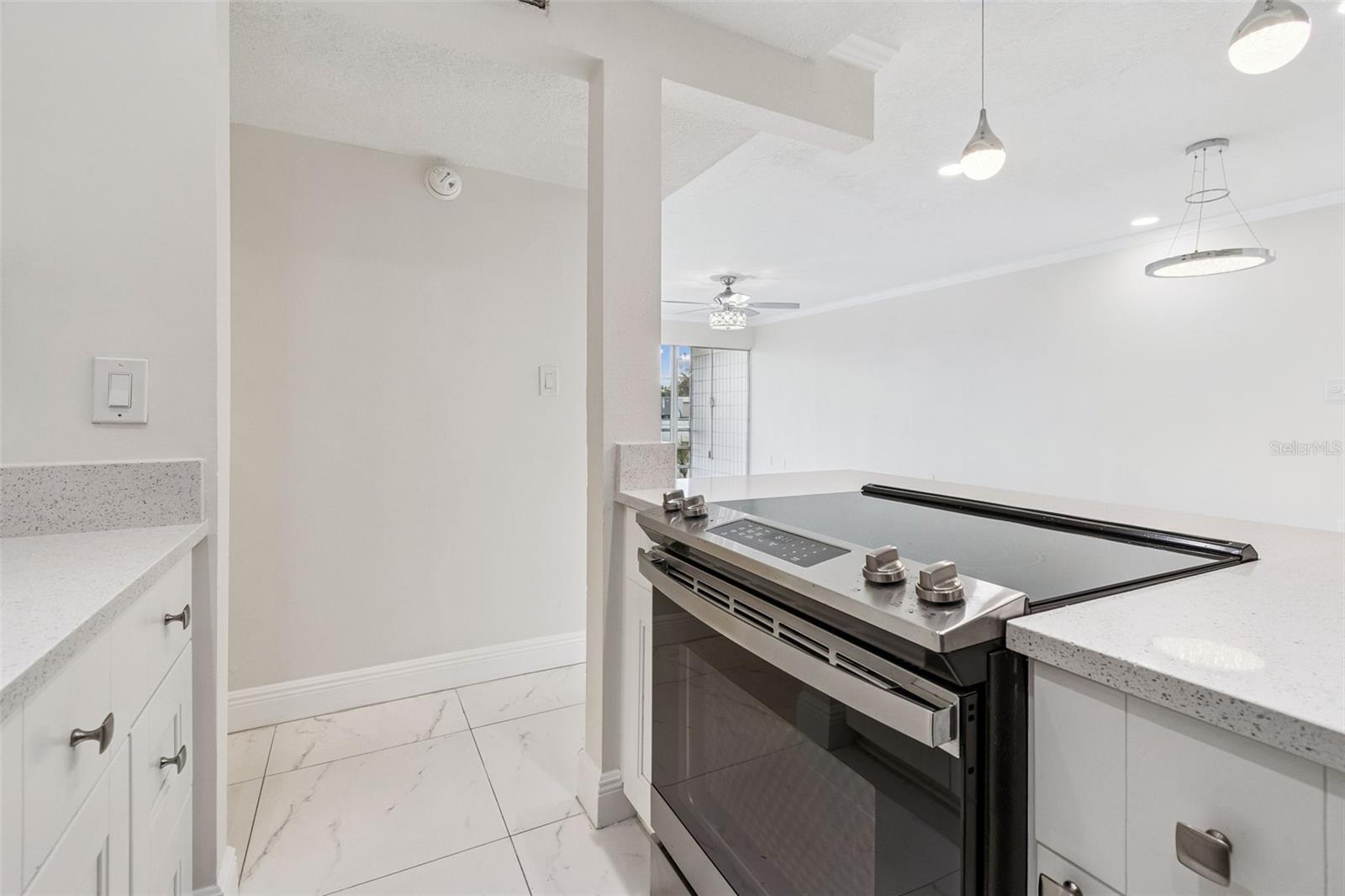 Image 6 of 44 For 2302 Manhattan Avenue 213