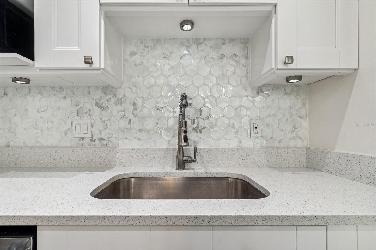 Image 8 of 44 For 2302 Manhattan Avenue 213