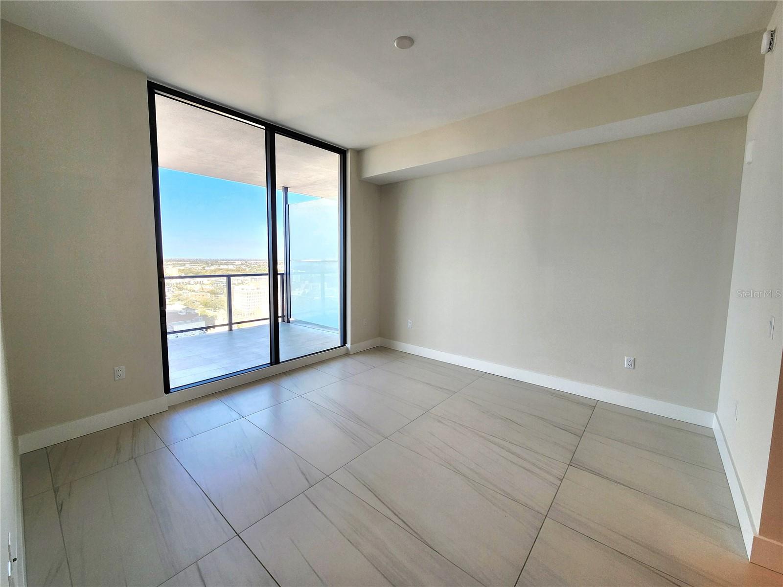 Image 18 of 52 For 275 1st Avenue S 2307