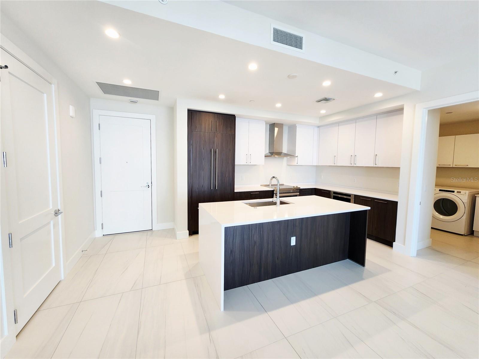 Image 3 of 52 For 275 1st Avenue S 2307