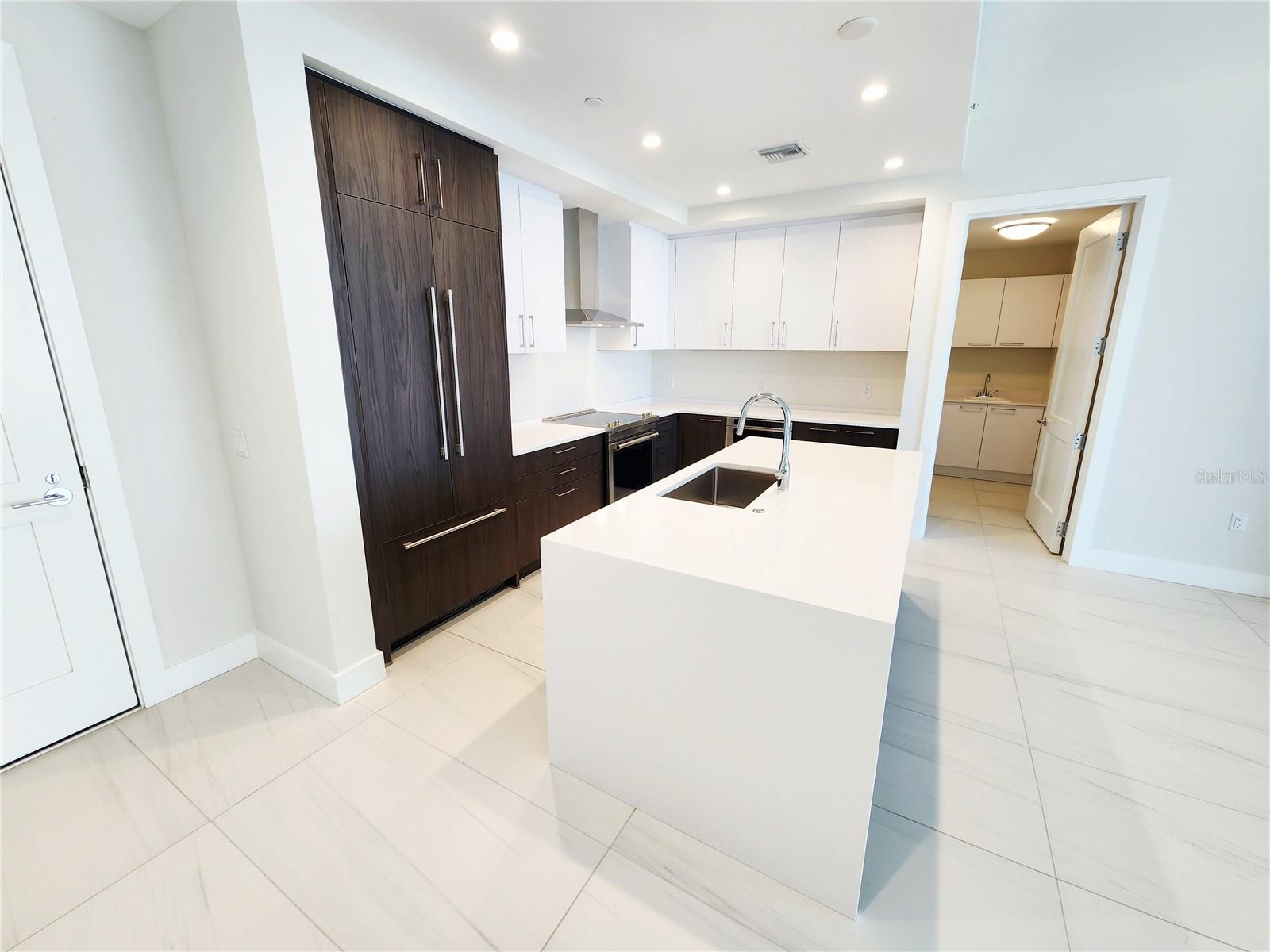 Image 6 of 52 For 275 1st Avenue S 2307