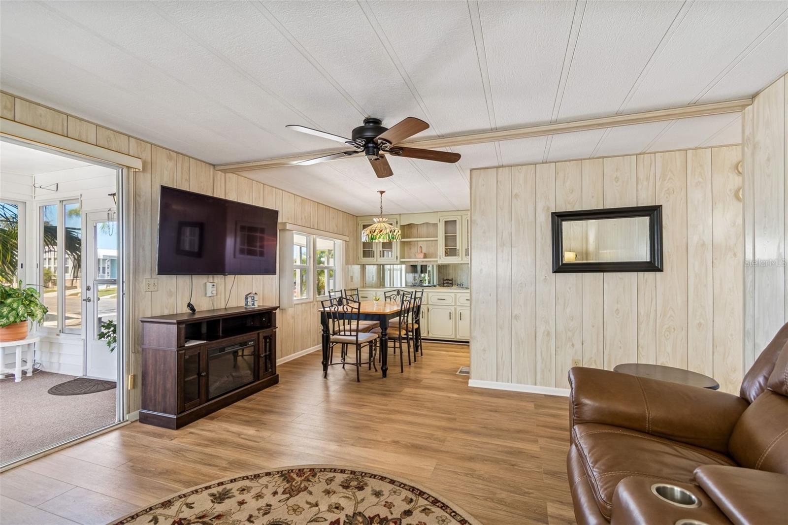 Image 5 of 28 For 61 Tanglewood Drive