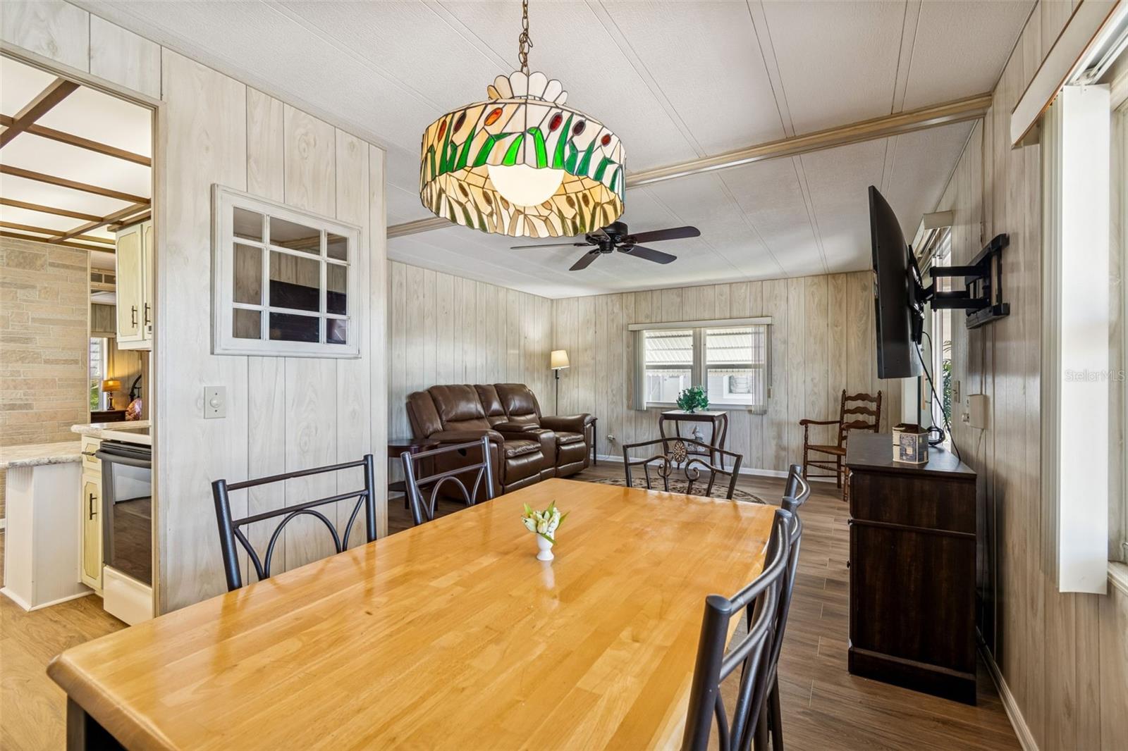 Image 6 of 28 For 61 Tanglewood Drive