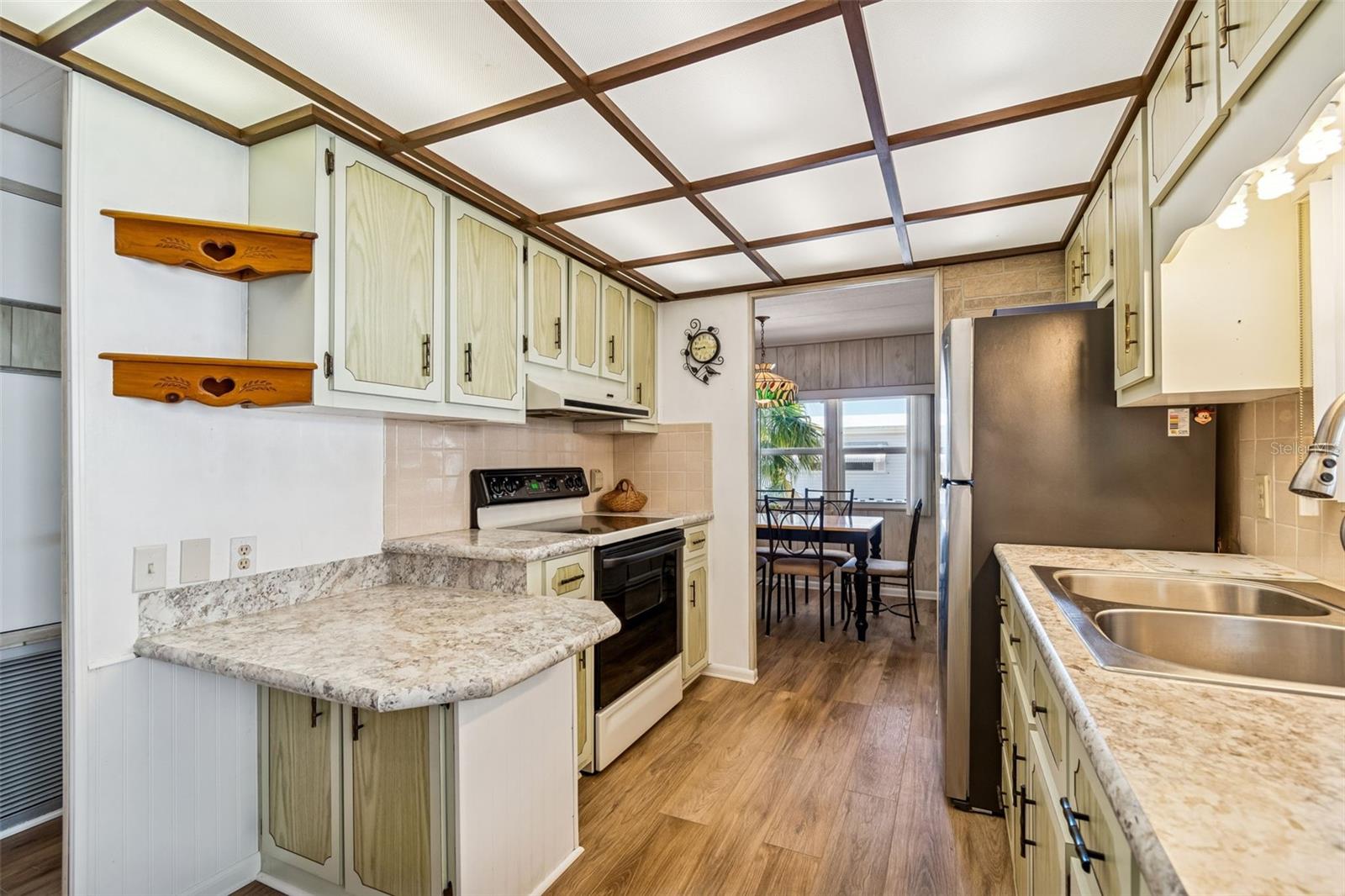 Image 7 of 28 For 61 Tanglewood Drive