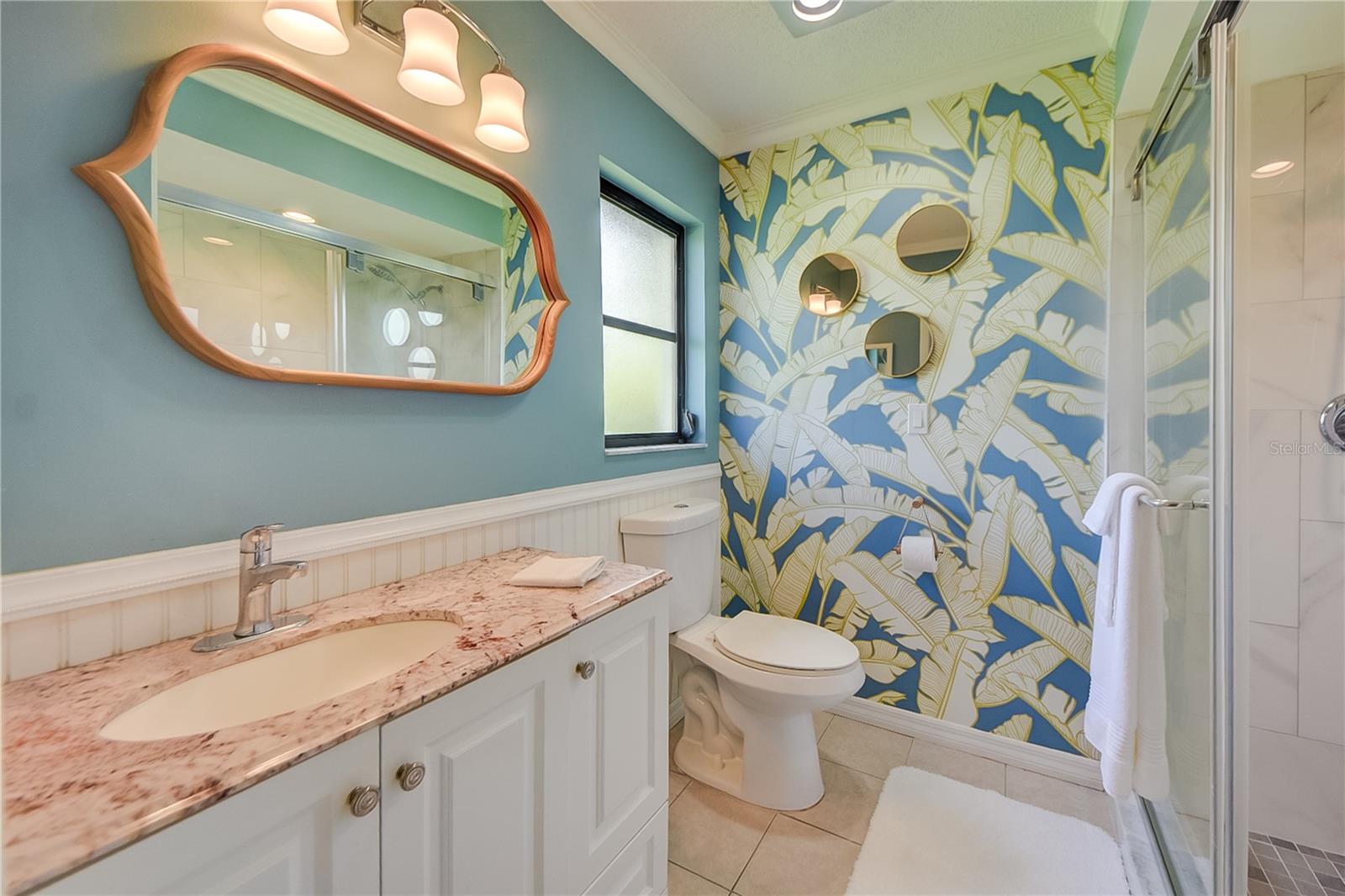 Image 11 of 38 For 3001 Vivienda Boulevard