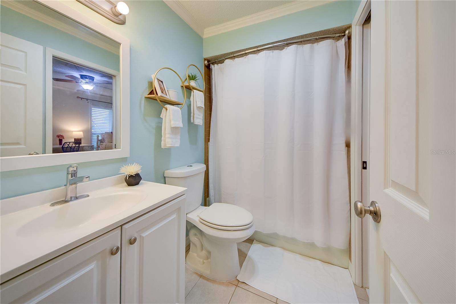 Image 13 of 38 For 3001 Vivienda Boulevard