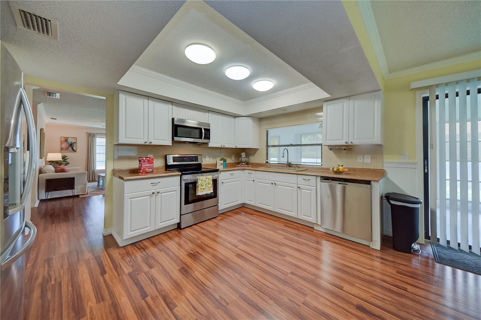 Image 21 of 38 For 3001 Vivienda Boulevard