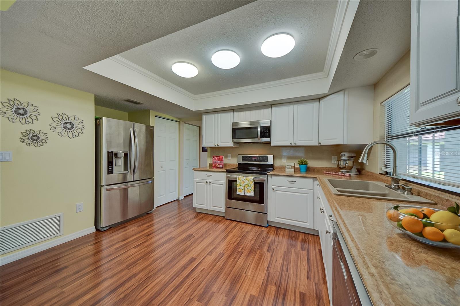 Image 23 of 38 For 3001 Vivienda Boulevard