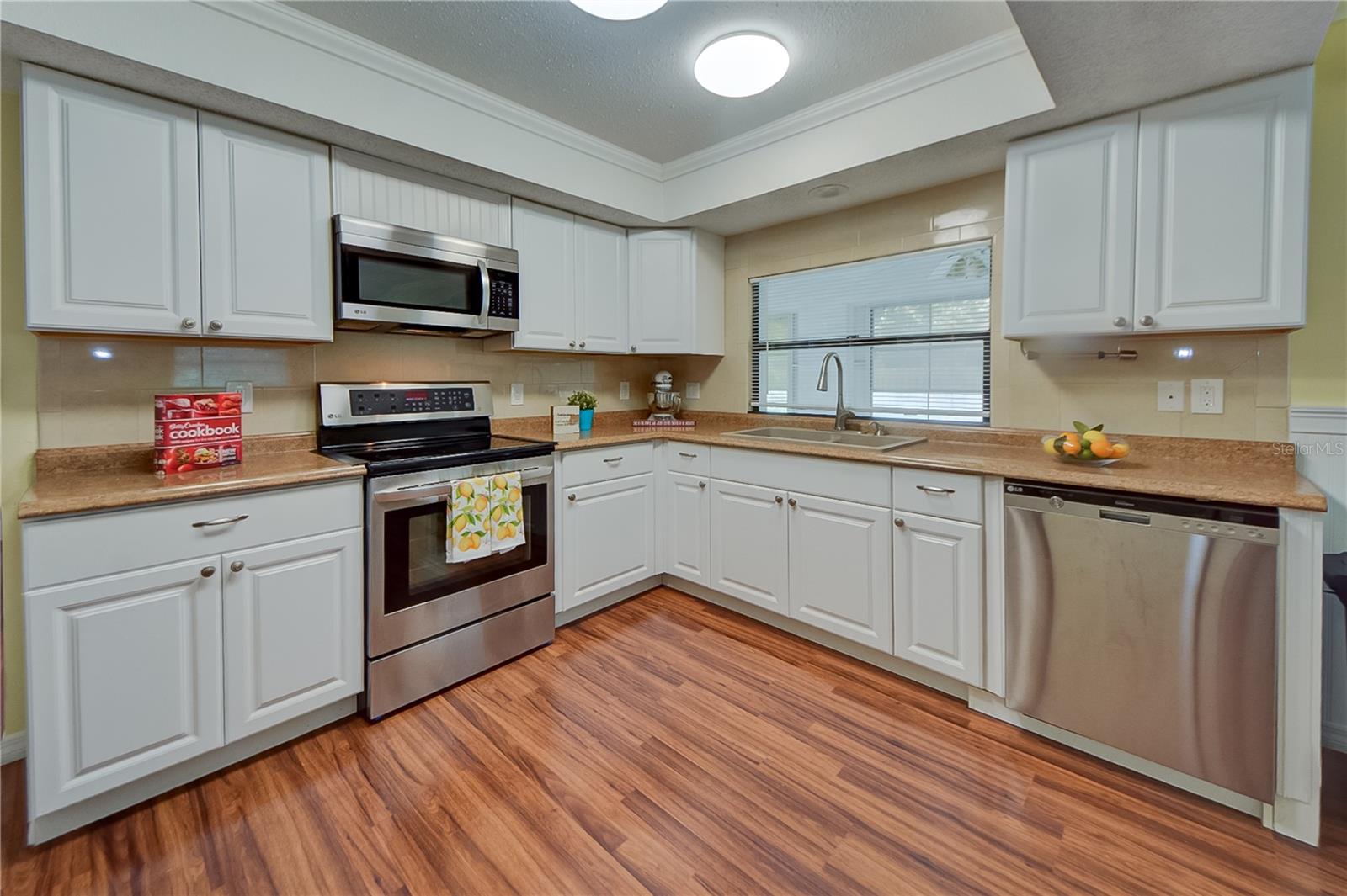 Image 24 of 38 For 3001 Vivienda Boulevard