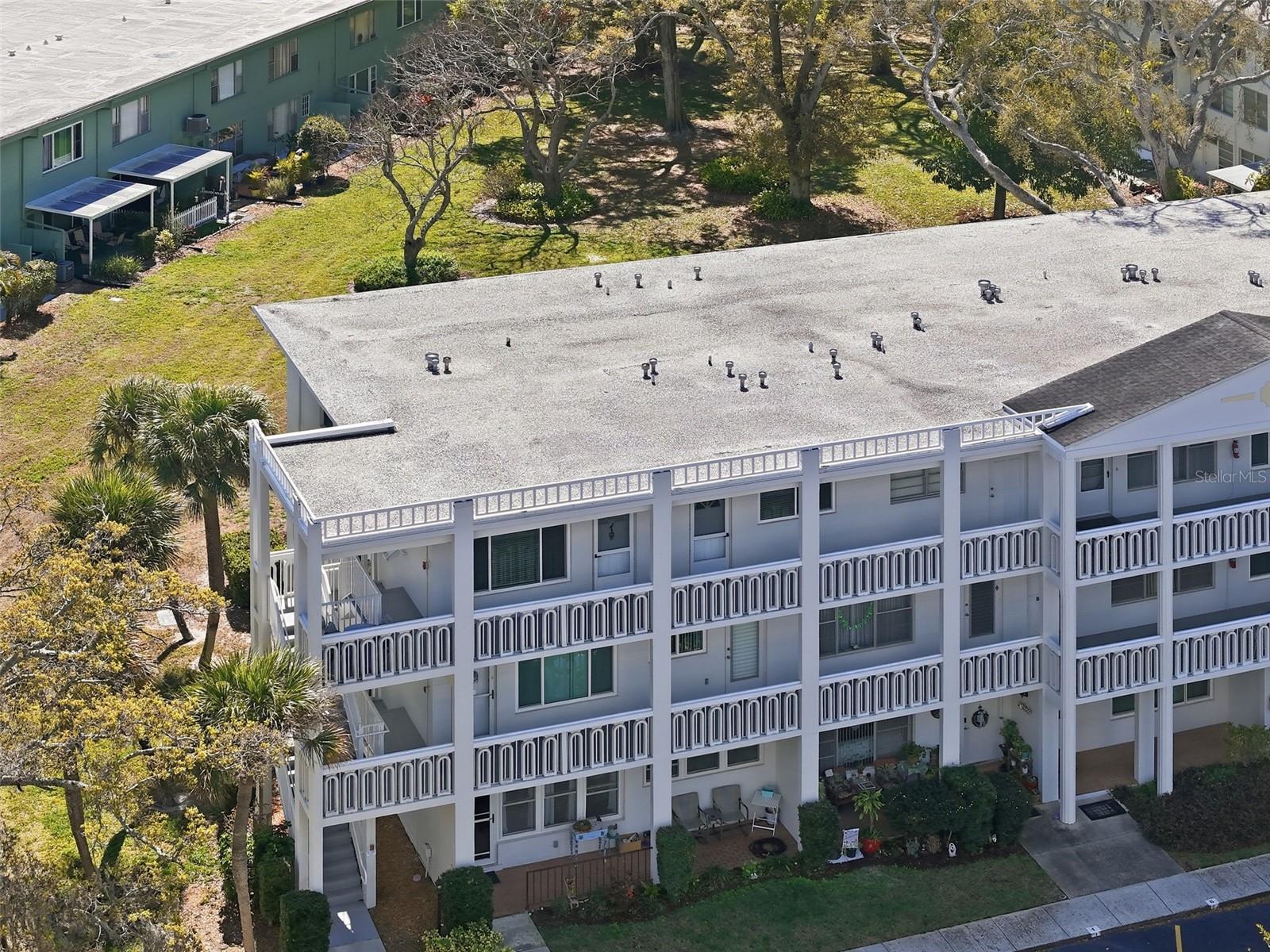 Listing photo id 19 for 2020 World Parkway Boulevard 54