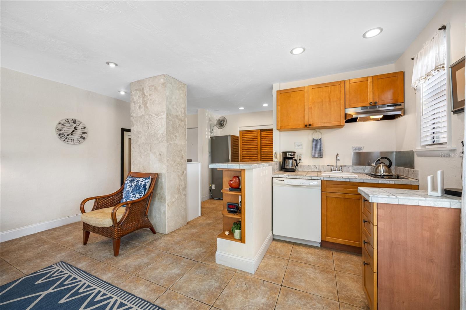 Image 12 of 34 For 6700 Sunset Way 105